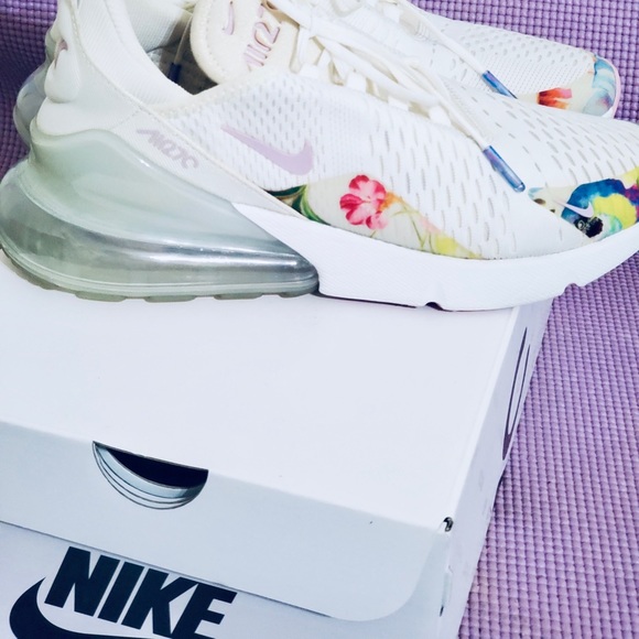 SOLD Nike Air Max 270's - Picture 2 of 12